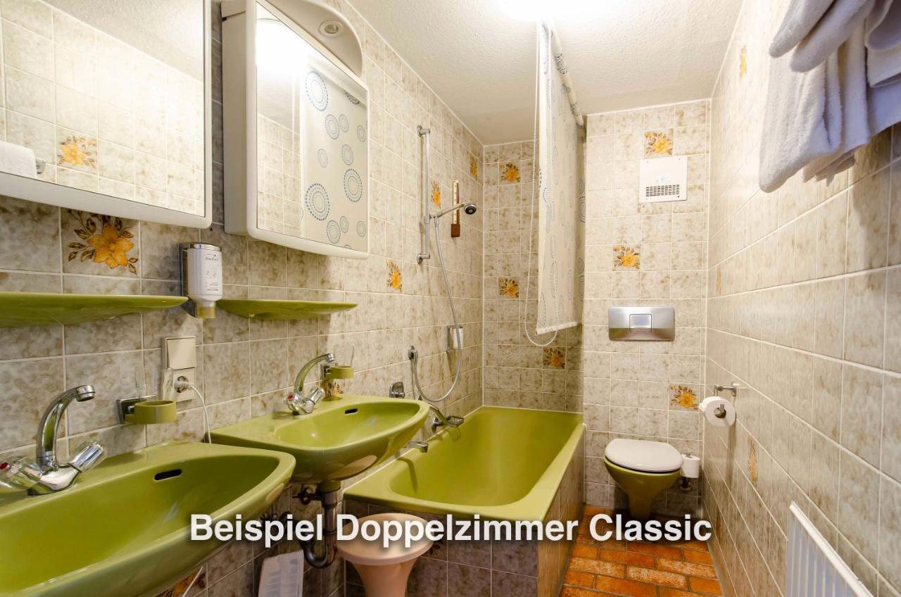 Kurgarten-Hotel Волфах Екстериор снимка